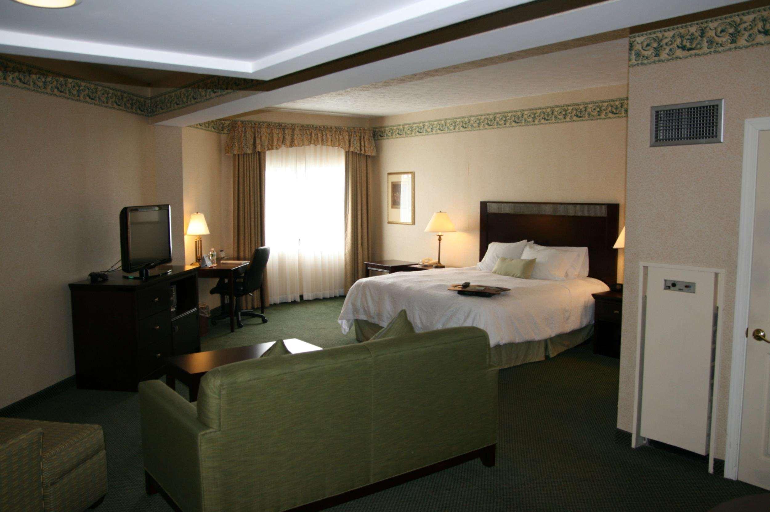 Hampton Inn Burlington - Colchester Экстерьер фото