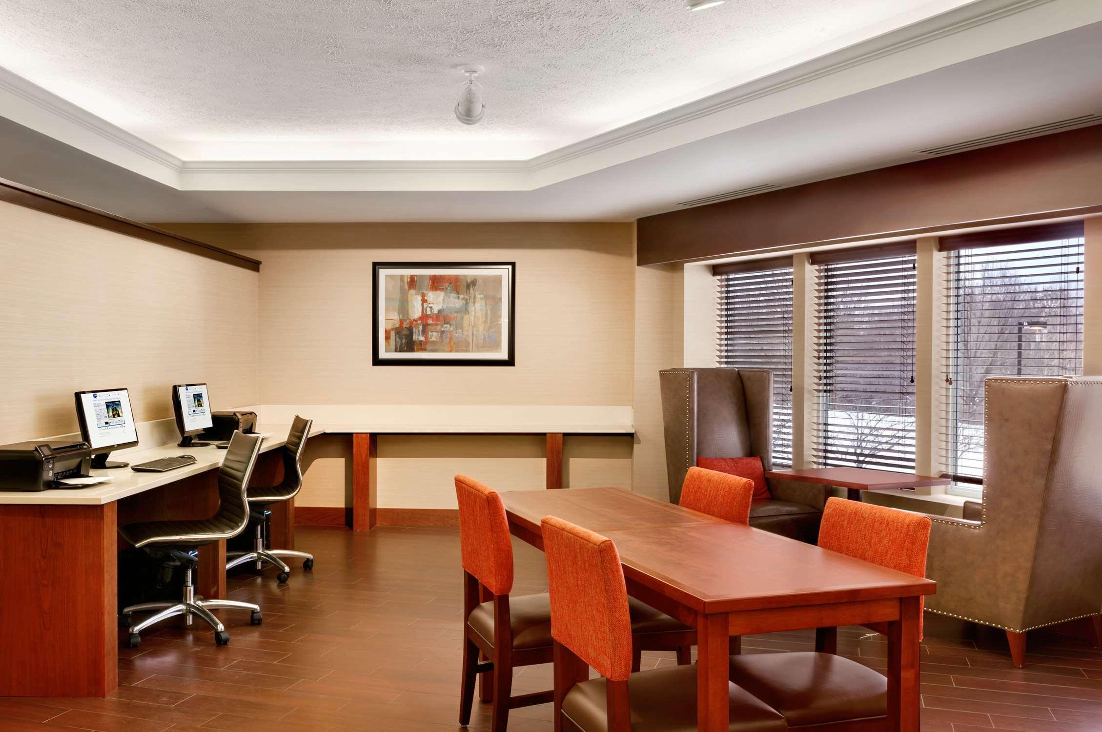 Hampton Inn Burlington - Colchester Экстерьер фото