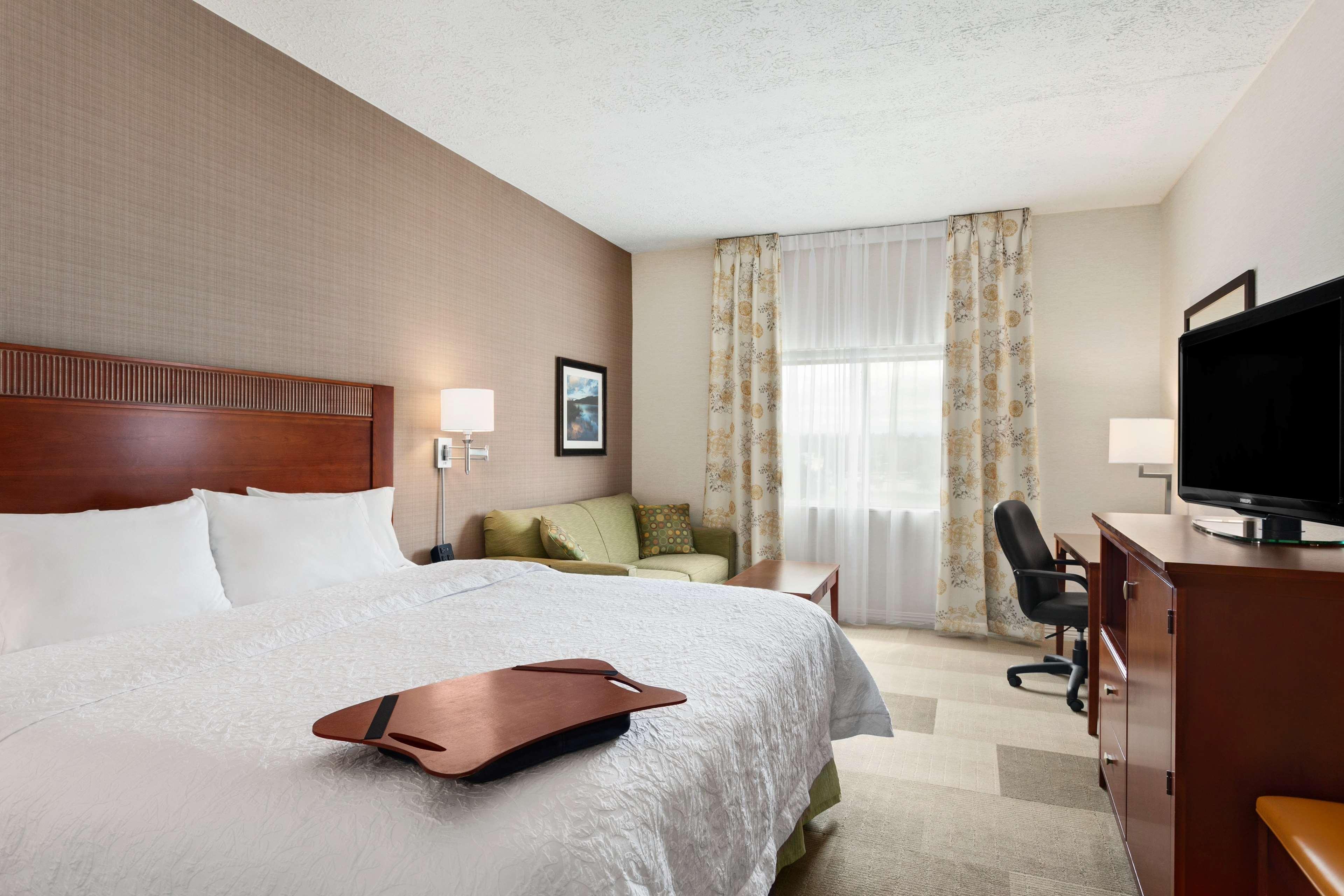 Hampton Inn Burlington - Colchester Экстерьер фото
