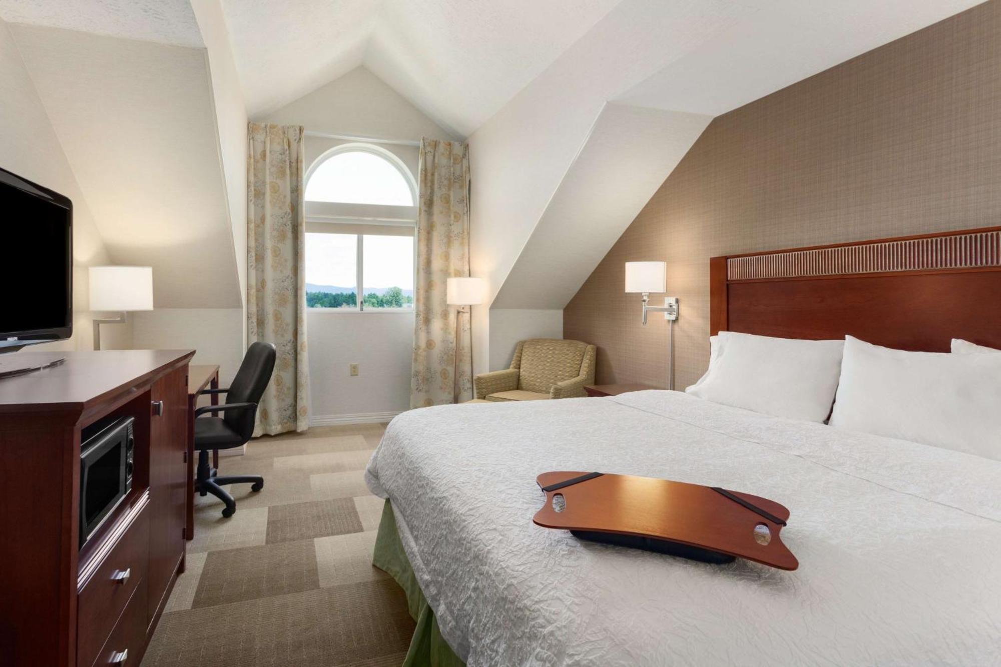 Hampton Inn Burlington - Colchester Экстерьер фото