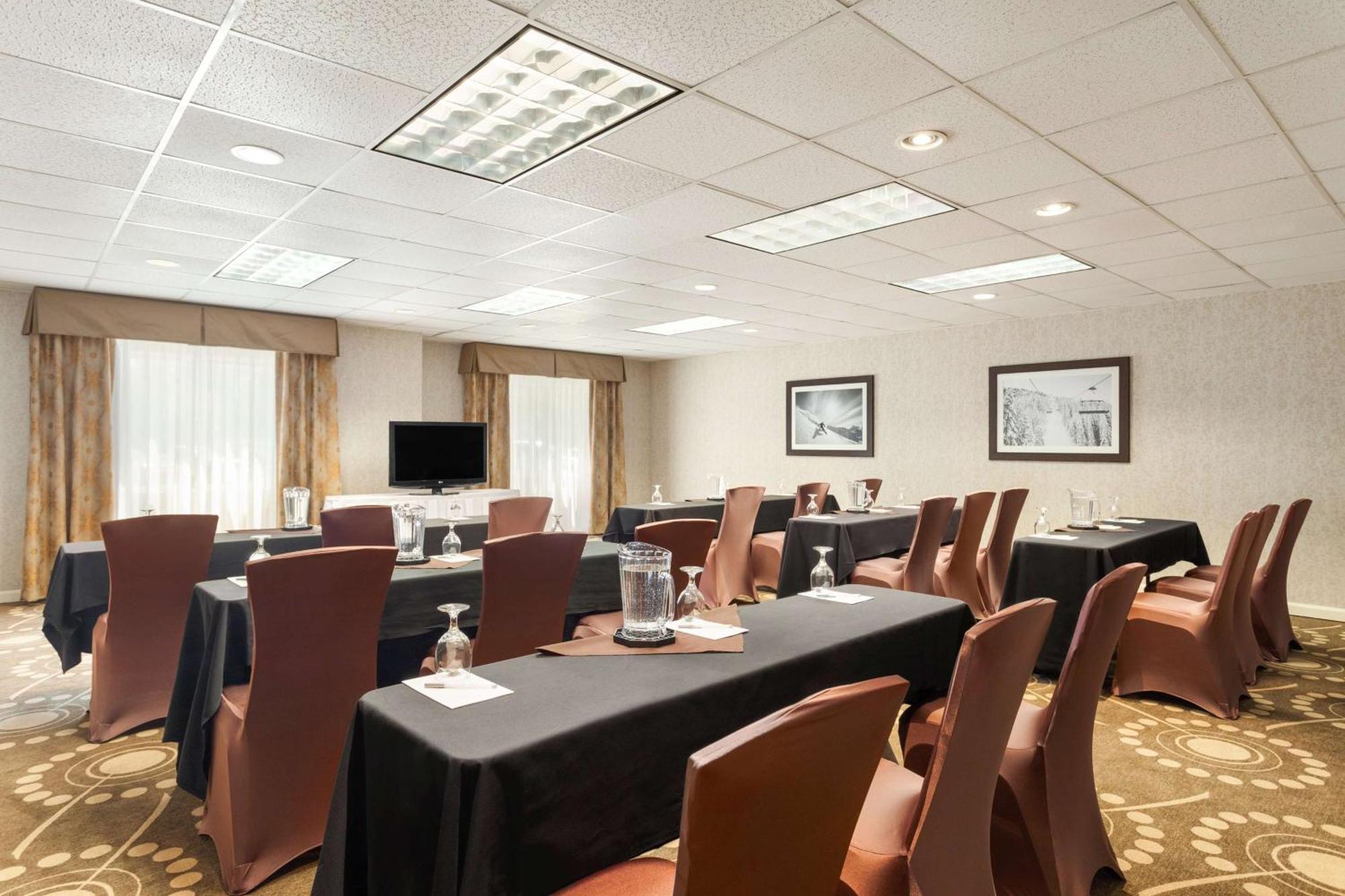 Hampton Inn Burlington - Colchester Экстерьер фото