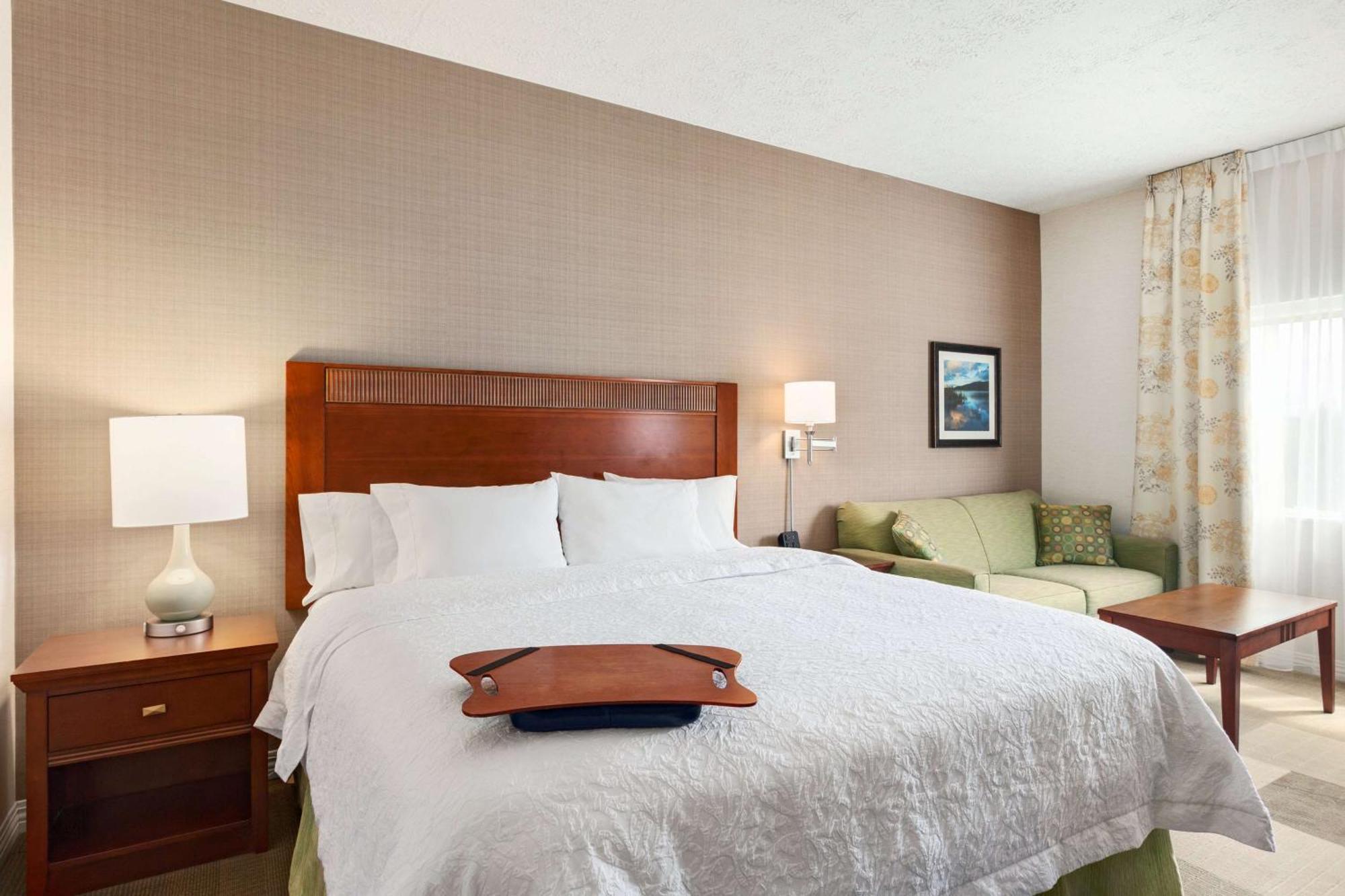 Hampton Inn Burlington - Colchester Экстерьер фото