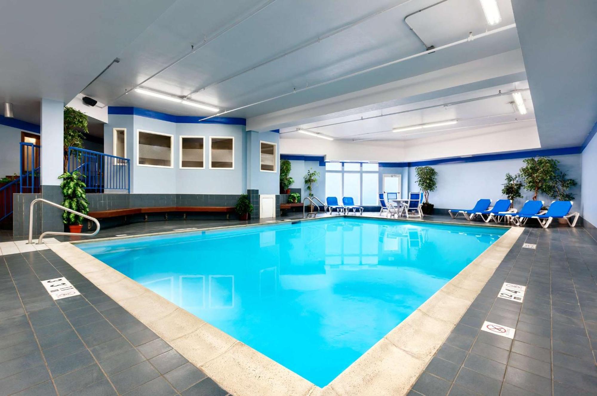 Hampton Inn Burlington - Colchester Экстерьер фото