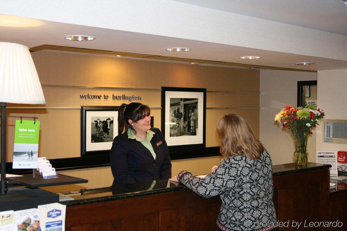 Hampton Inn Burlington - Colchester Интерьер фото